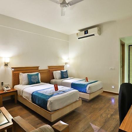 โอโย 1123 โฮเต็ล ร็อค รีเจนซี Hotel อาเมดาบัด ภายนอก รูปภาพ