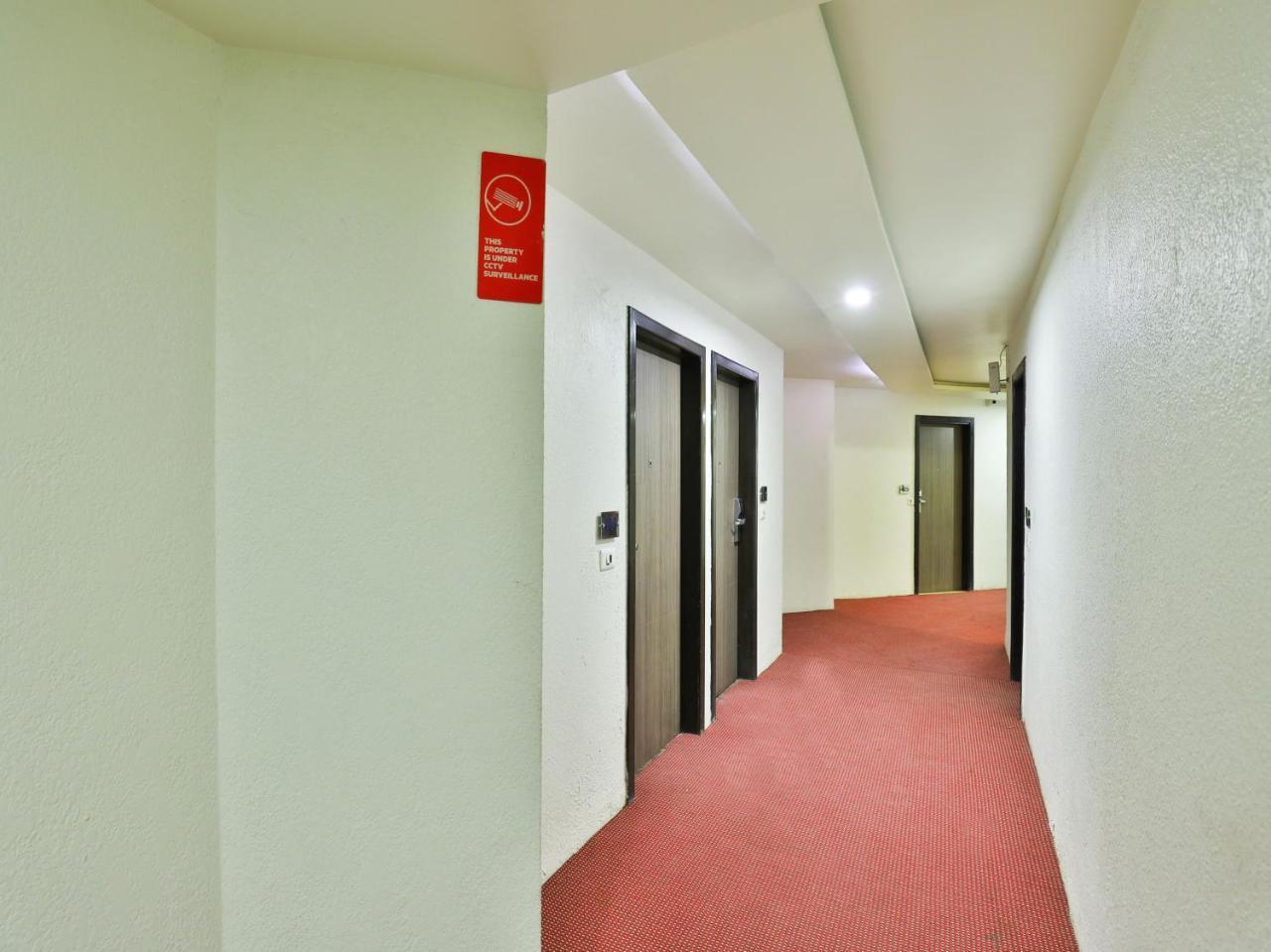 โอโย 1123 โฮเต็ล ร็อค รีเจนซี Hotel อาเมดาบัด ภายนอก รูปภาพ