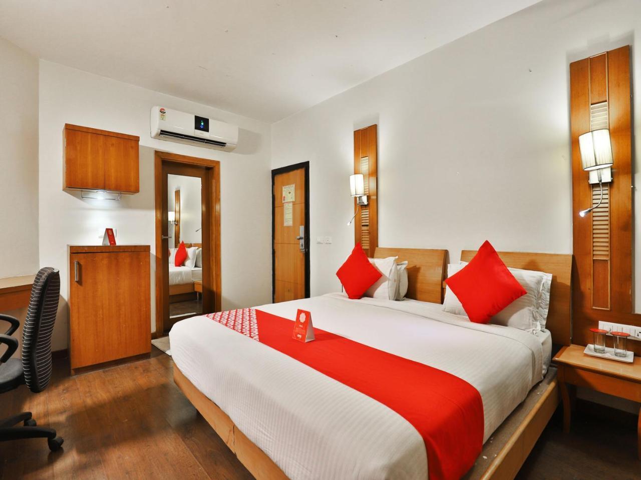 โอโย 1123 โฮเต็ล ร็อค รีเจนซี Hotel อาเมดาบัด ภายนอก รูปภาพ