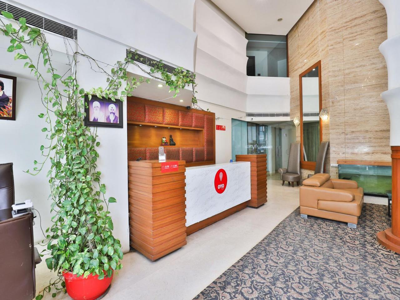โอโย 1123 โฮเต็ล ร็อค รีเจนซี Hotel อาเมดาบัด ภายนอก รูปภาพ