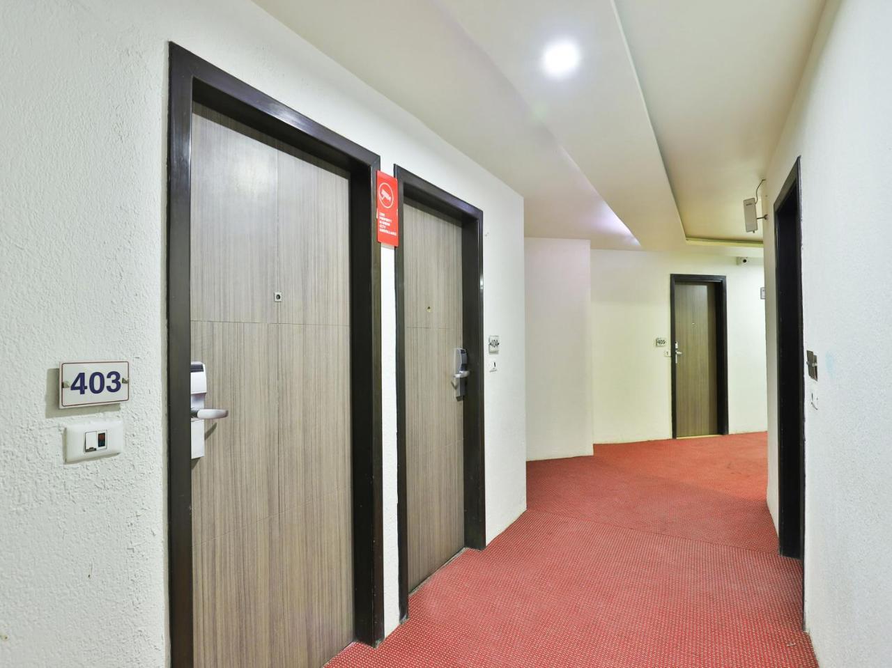โอโย 1123 โฮเต็ล ร็อค รีเจนซี Hotel อาเมดาบัด ภายนอก รูปภาพ