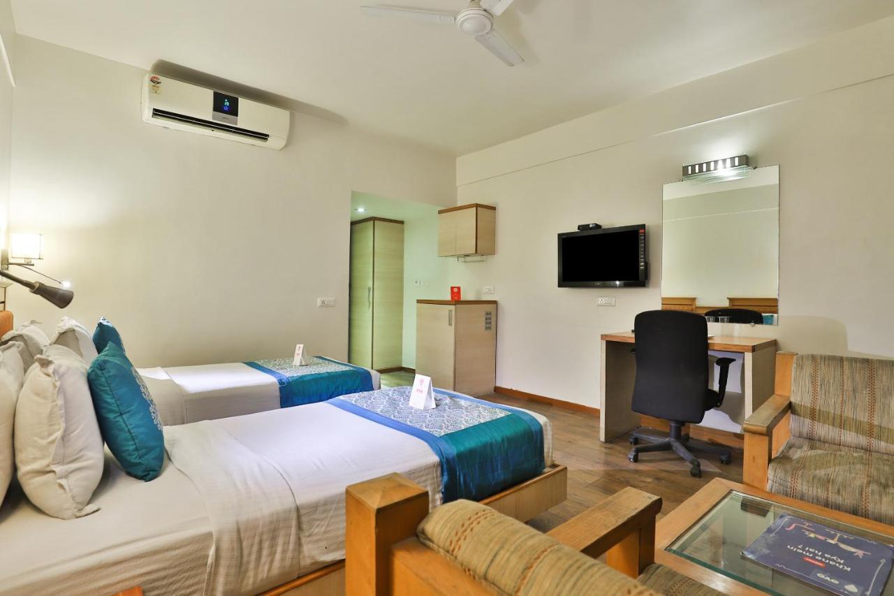 โอโย 1123 โฮเต็ล ร็อค รีเจนซี Hotel อาเมดาบัด ภายนอก รูปภาพ