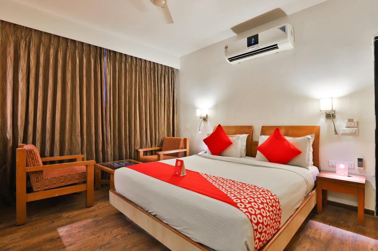 โอโย 1123 โฮเต็ล ร็อค รีเจนซี Hotel อาเมดาบัด ภายนอก รูปภาพ