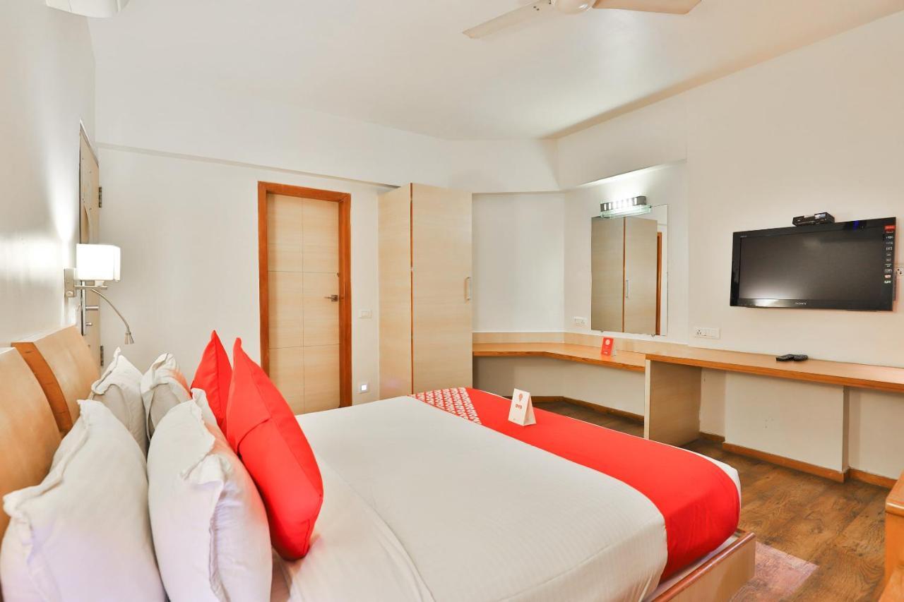 โอโย 1123 โฮเต็ล ร็อค รีเจนซี Hotel อาเมดาบัด ภายนอก รูปภาพ